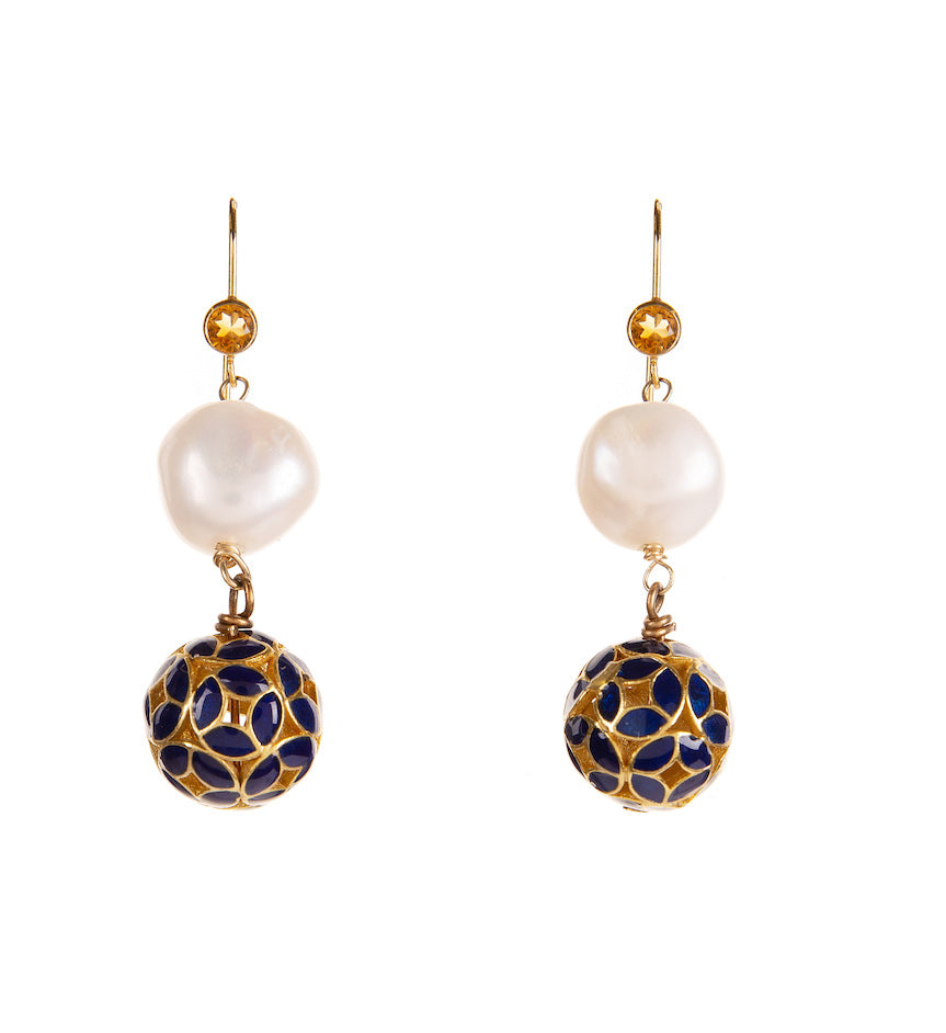Classicaly beautiful handmade earrings have charming enamel round drop paired with freshwater pearls. 