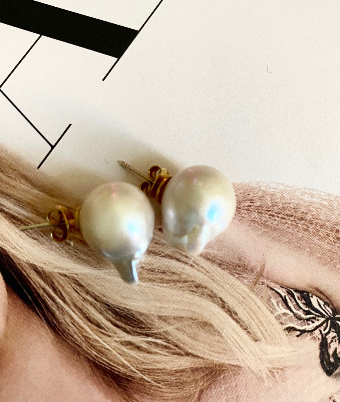 Pearl Earrings: Classy & Delicate