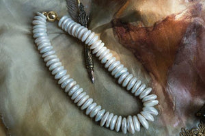 The glory of deep love and passion beeen the famous ballet dancer Isadora Duncan and Russian poet Sergei Yesenin, inspired this necklace made of rare shell pearls and magnetic goldplated silver clasp. Powerful and authentic, such as every great love